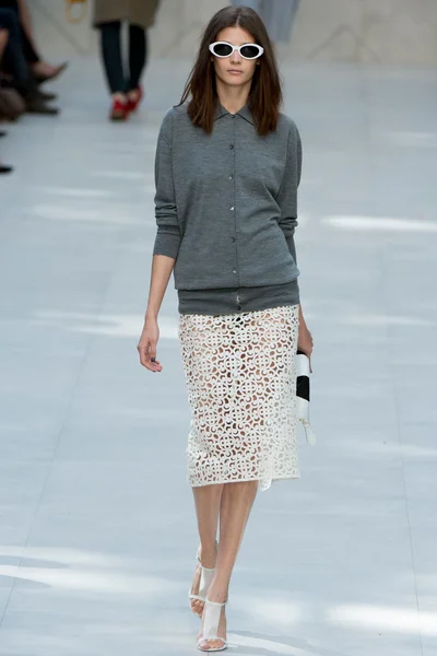Look 19